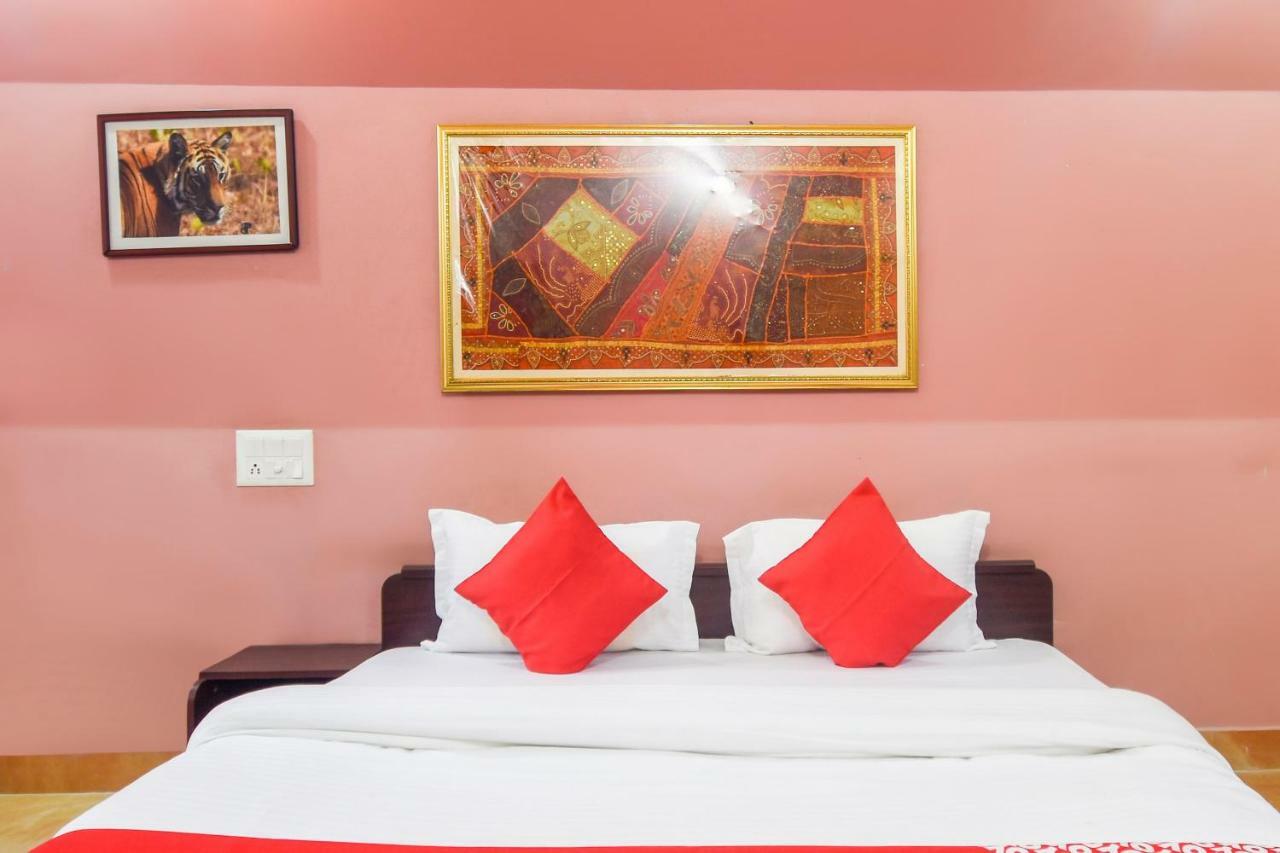 Oyo 47464 Hotel The Country Club Bilāspur Buitenkant foto